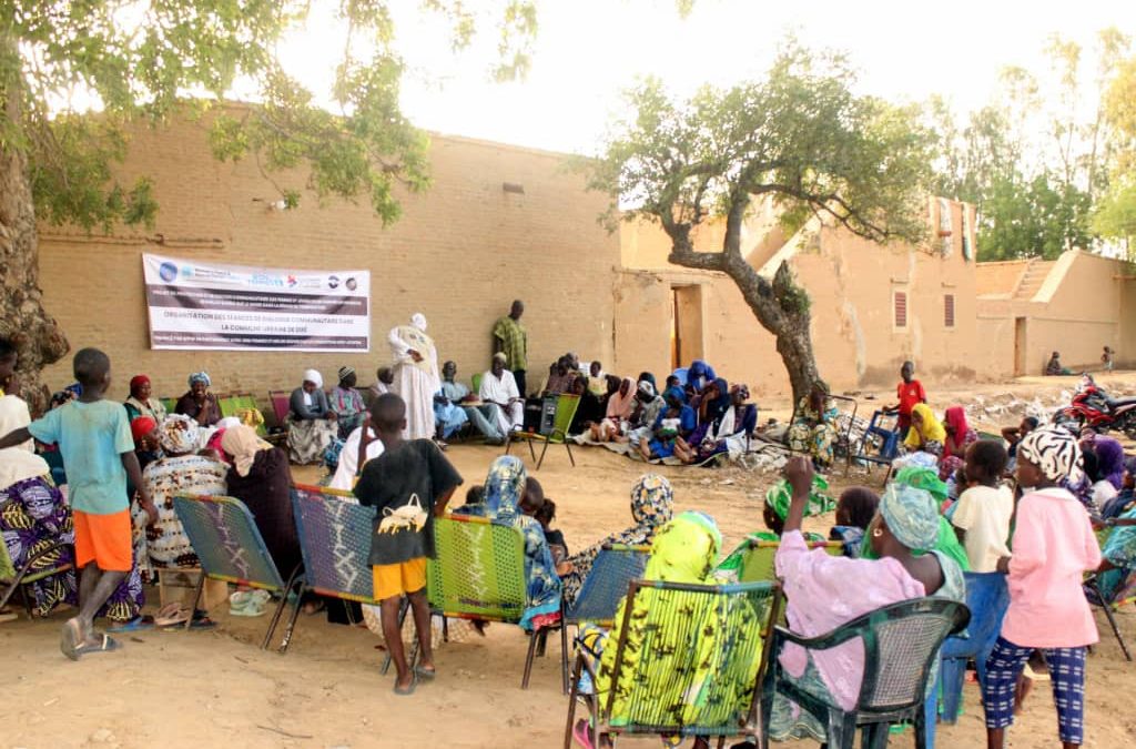 Dialogues communautaire à Diré, les femmes et les jeunes filles prennent la parole